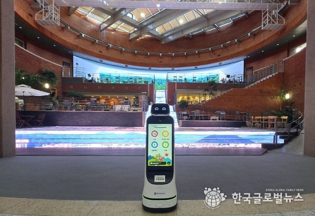 문화해설 로봇 ‘큐아이’ (국립춘천박물관)