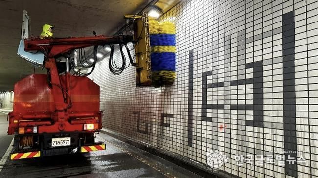 수원시 장안구, 10개 고가차도·지하차도 겨우내 묵은때 세척