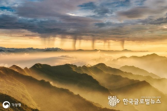 제42회 기상기후 사진‧영상 공모전 주요 수상작(대상 / 물기둥 / 김정국 作)