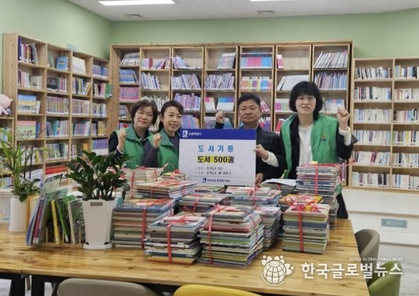 수원시 권선구 호매실동 새마을문고, ‘호매실동 성당’에 도서 500권 기증