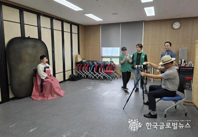 수원시 권선구보건속가 ‘오~나의 인생 찰칵’ 프로그램을 운영하고 있다.