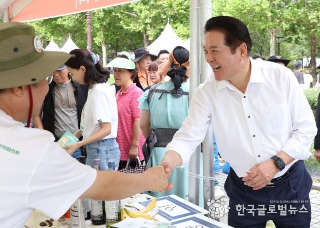 최대호 안양시장(2024년 9월 28일 평촌중앙공원 춤축제)