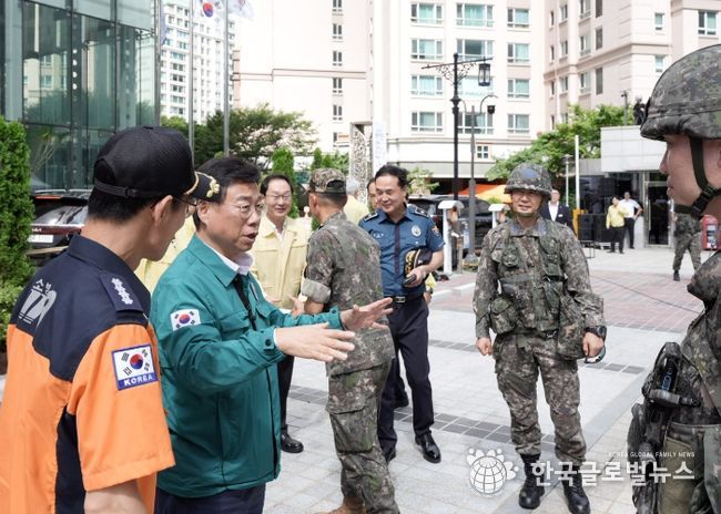 신상진 성남시장이 국가중요시설 테러대비 통합대응훈련에 참석해 참관소감을 전하고 있다
