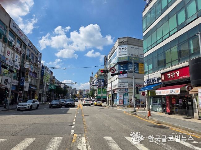 제15호 골목형상점가로 지정된 '구성언남 골목형상점가' 전경