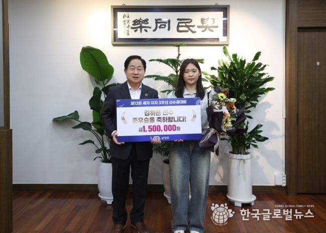 (좌) 주광덕 시장 (우) 김하은 선수