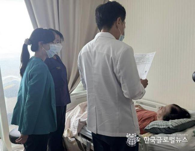 찾아가는 경기도 화성시 돌봄의료센터 관계자들이 찾아가는 자살예방 서비스를 제공하고 있다