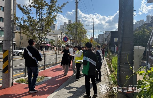 용인특례시는 24일 개인형 이동장치(PM) 안전 캠페인을 실시했다
