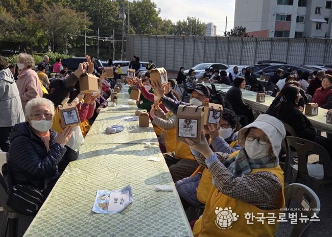 의왕시 (사)행복연대징검다리, 아름다운동행 고추장 만들기 성료