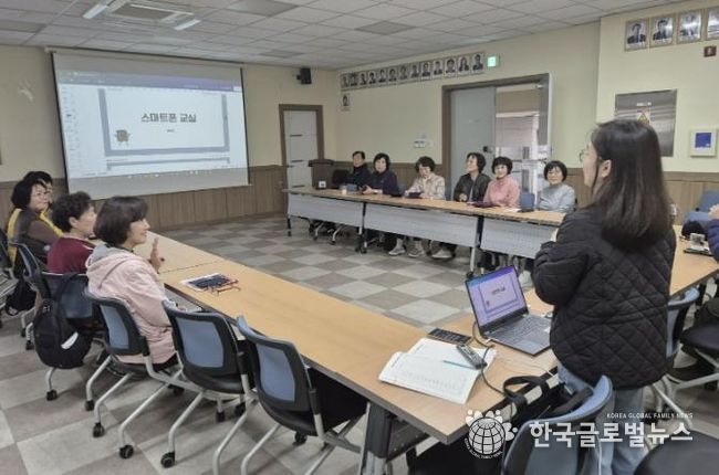 수원시 장안구 조원1동, 시니어 스마트폰 활용 특성화 프로그램 개강