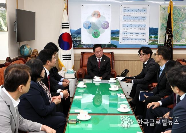 가평군의회, 국민연금공단 춘천지사와 가평상담센터 폐지 관련 면담 가져