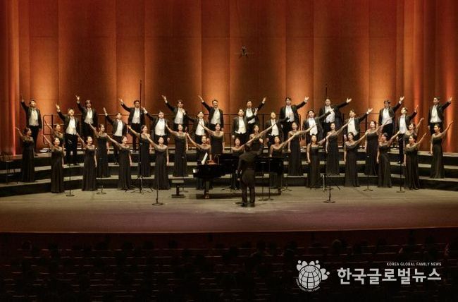 용인시립합창단, 상임 운영 기념 제10회 정기연주회 '우리의 노래, 마음의 뜰에 피어나' 성황리 마무리