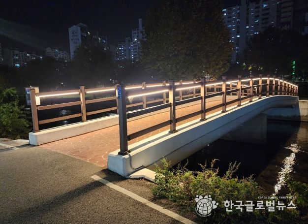 용인특례시 수지구 죽전1동은 목교 제4·6인도교에 LED 경관조명을 설치했다.