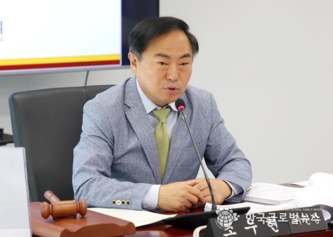 경제환경위원회 조우현 위원장 조례 심사