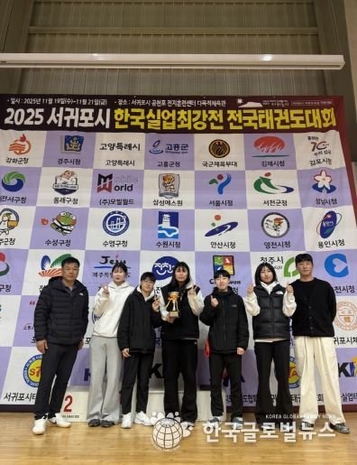 좌측부터 감독 천병열 – 선수 황선미 – 선수 김경란(개인전 3위) – 선수 정수진(개인전 1위) - 선수 박예온 – 선수 재지은 – 코치 서동욱