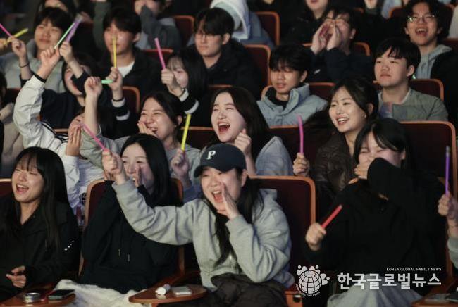 의왕 고3 청소년 힐링콘서트 <#OFF DAY>, 성공적 개최