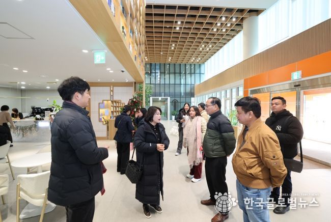 베트남 다낭시 껌례동 대표단 무주상상반디숲 방문