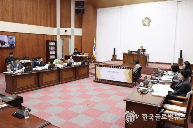 군포시의회 제285회 정례회 예산결산특별위원회 회의 모습