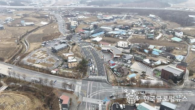 용인특례시는 처인구 포곡읍 마성리 50-6번지와 영문리 2-93번지를 잇는 연결도로(중1-45호)를 확장 개통했다