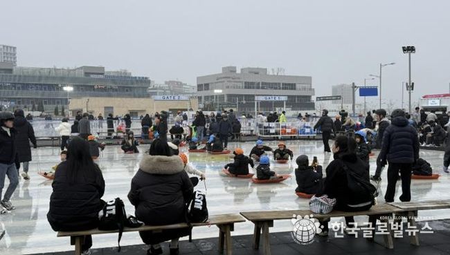 시흥도시공사, 거북섬 스케이트장 20일 정식 개장으로 방문객 인산인해