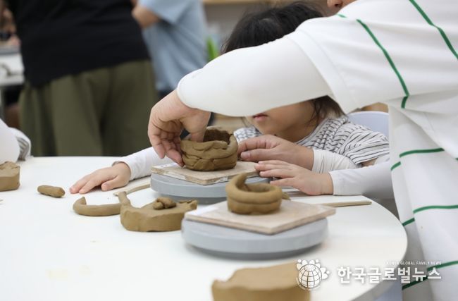 2025년 경기도자박물관 협력 프로그램 <오감으로 빚은 찻잔>