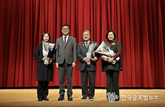 양평군 황순원문학촌 김종회 촌장, 박물관·미술관 발전유공 국무총리 표창 수상