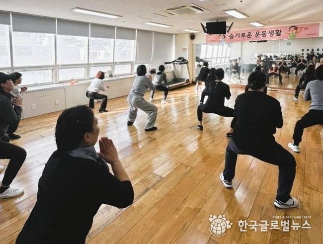 광명건강생활지원센터에서 2026년 상반기 '슬기로운 운동생활' 프로그램을 진행하고 있다.