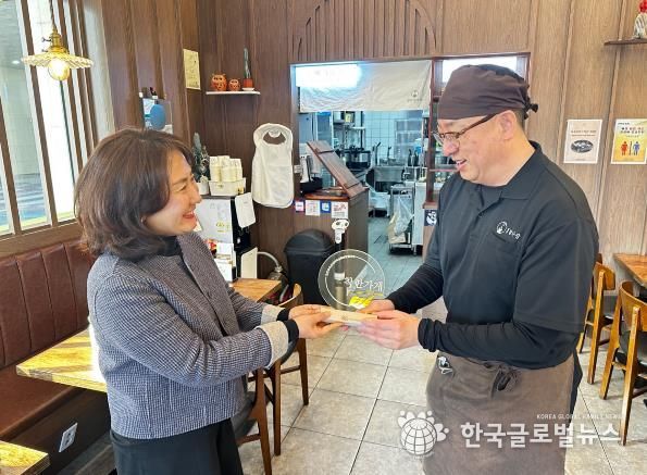 오산시 세마동, 착한가게 순회 방문… 나눔 감사 전하며 복지 협력 강화