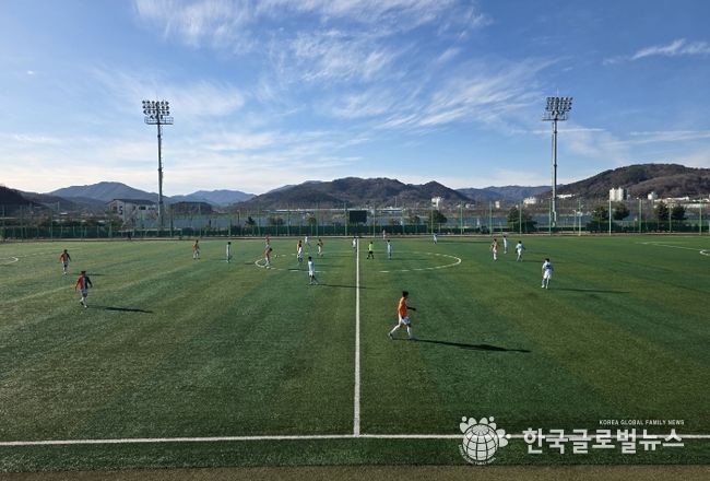 보성군, 2026년 동계 전지훈련지 최적지로 부상_보성군에서 5개의 축구팀이 전지 훈련을 하고 있다
