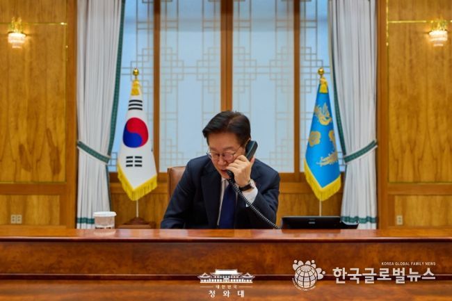 '또 럼' 베트남 당서기장 연임 축하 통화(청와대)