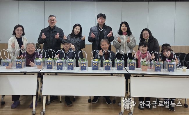 수원시 영통구 원천동 지역사회보장협의체, 홀몸 어르신 정서 지원