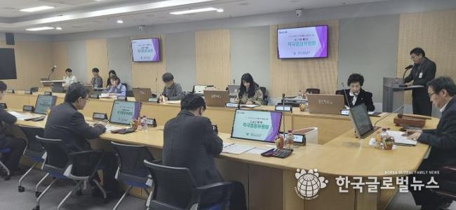 용인특례시는 '2026년 제1회 적극행정위원회'를 개최해 적극행정 우수사례를 선정했다