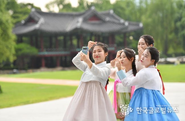 광한루원 ‘한복 인생샷’더 편하게...