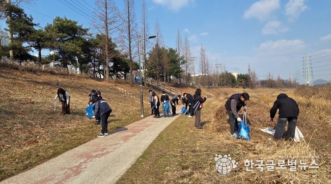 하천 환경정화 대청소로 쾌적한 수변환경 조성