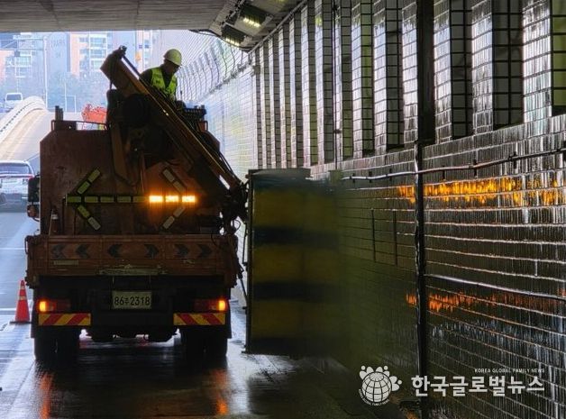 수원시 권선구, 새봄맞이 도로시설물 세척 실시