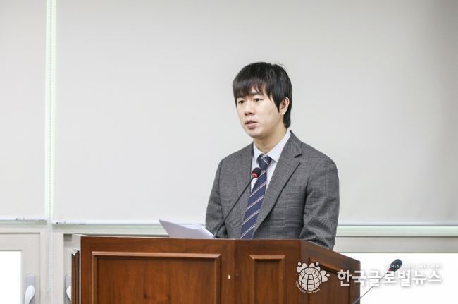 안산시의회 설호영 의원이 지난달 24일 제1상임위원실에서 열린 제302회 임시회 문화복지위원회에서 자신이 대표 발의한 ‘안산시 사회복지기금 설치 및 운용 조례 전부개정조례안’에 대해 설명하고 있다.