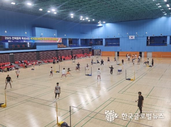 전지훈련 중인 배드민턴 선수들 모습