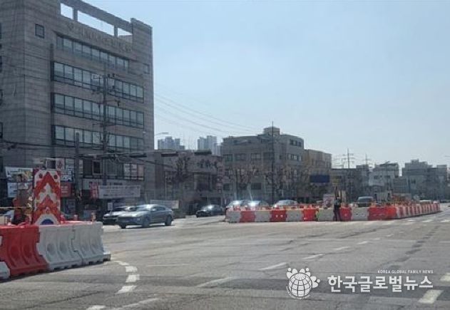 공사가 진행중인 동편마을 사거리 작업구간