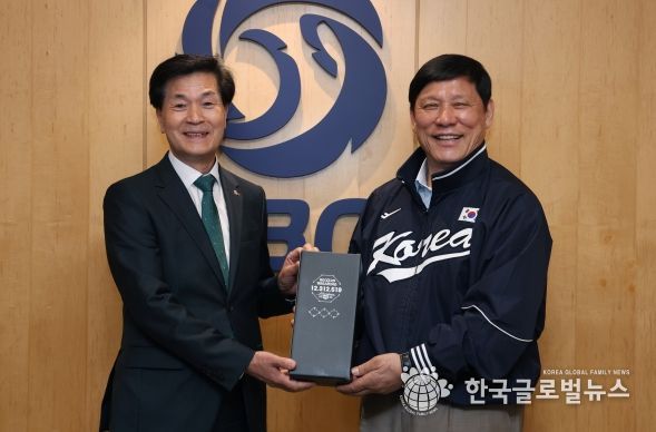 KBO 허구연 총재-안병구 밀양시장